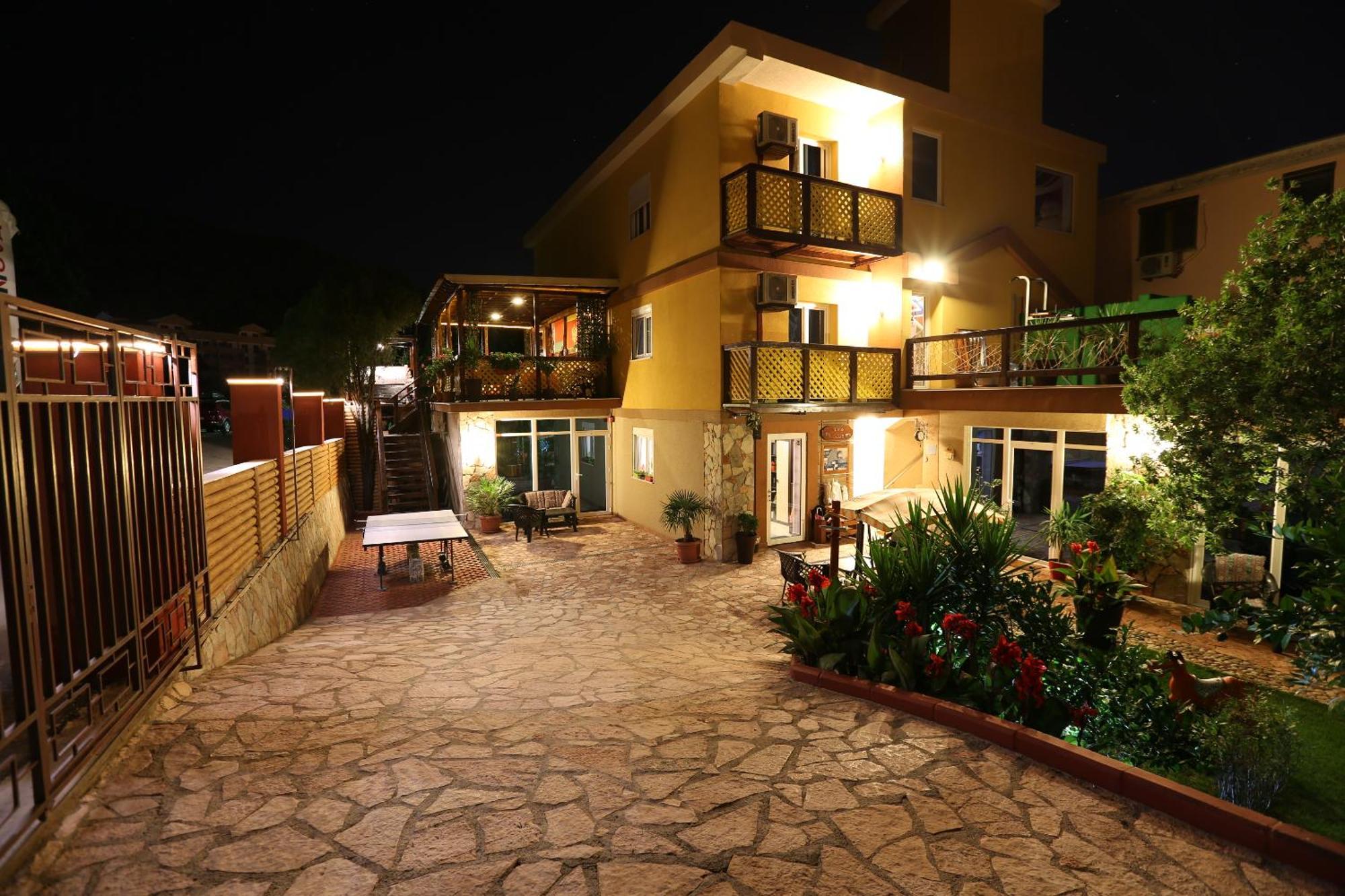 Apartments Ds Club Budva Exteriör bild